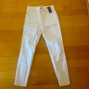NWT White Abercrombie and Fitch jeans